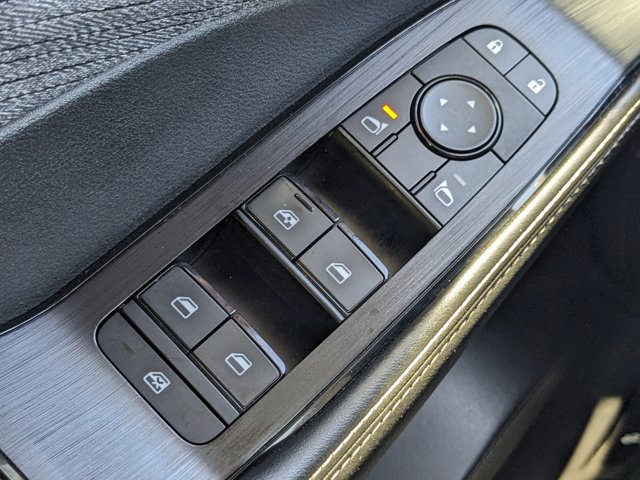 Vehicle image 34 of 36