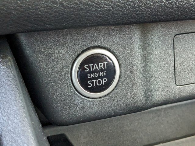 Vehicle image 32 of 36