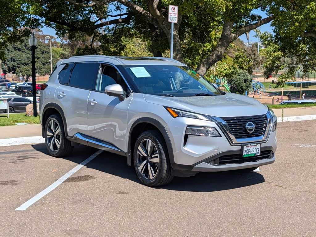 2021 Nissan Rogue SL Image 3 of 34