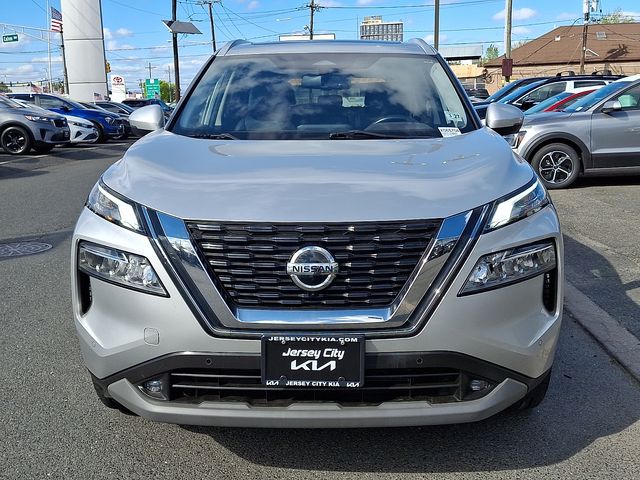 2021 Nissan Rogue SL Image 2 of 31