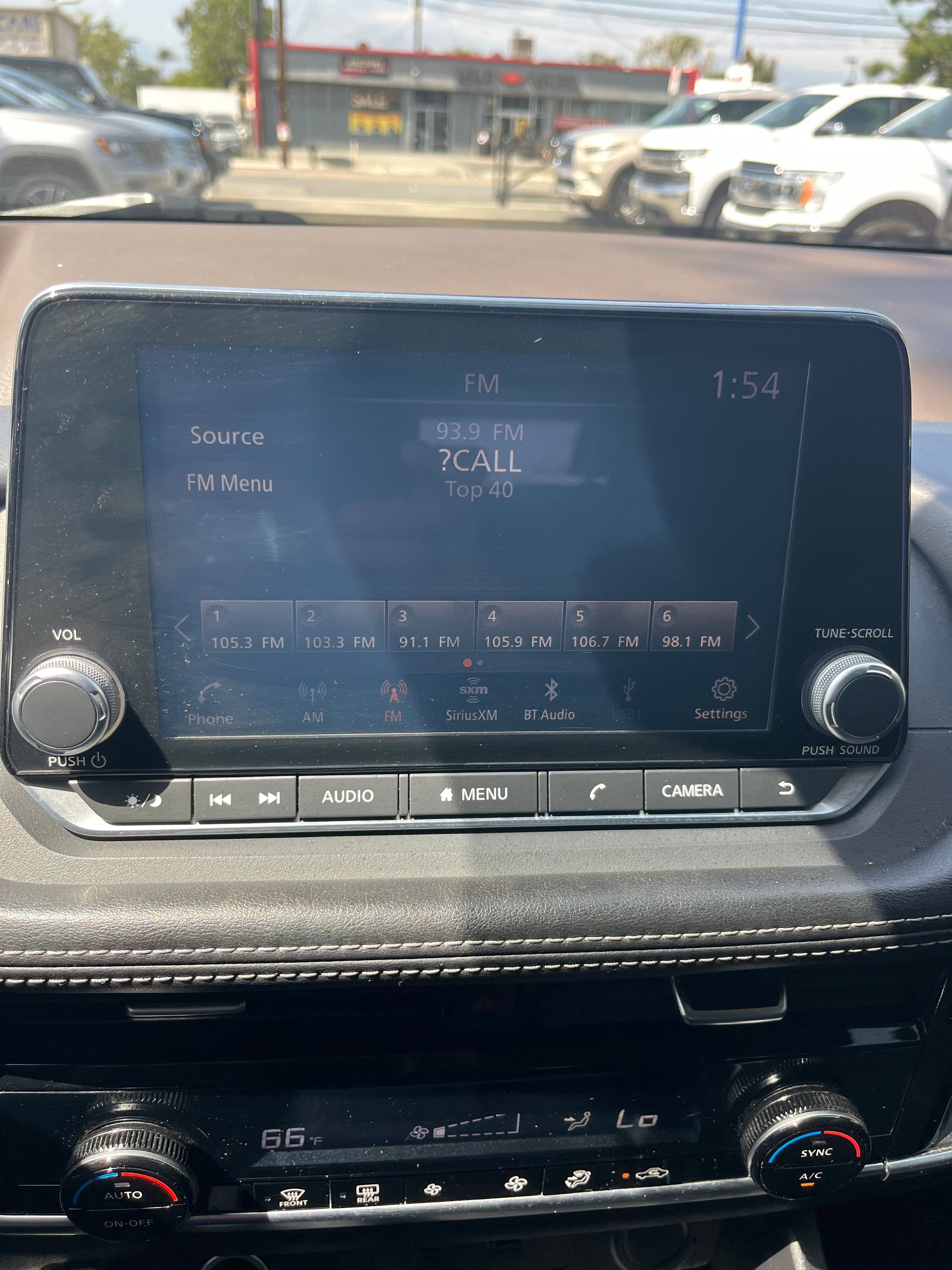 Vehicle image 30 of 67