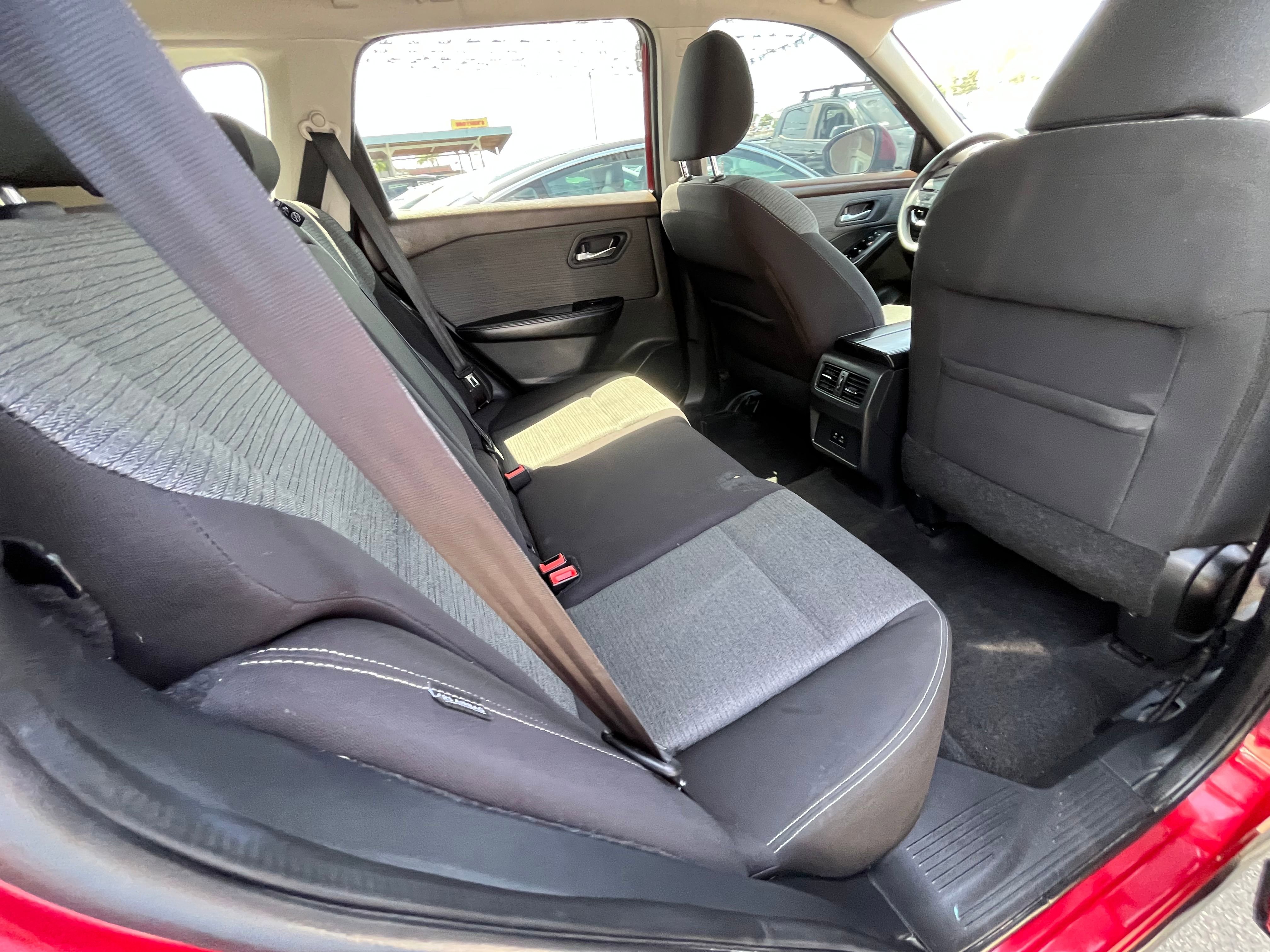 Vehicle image 37 of 67