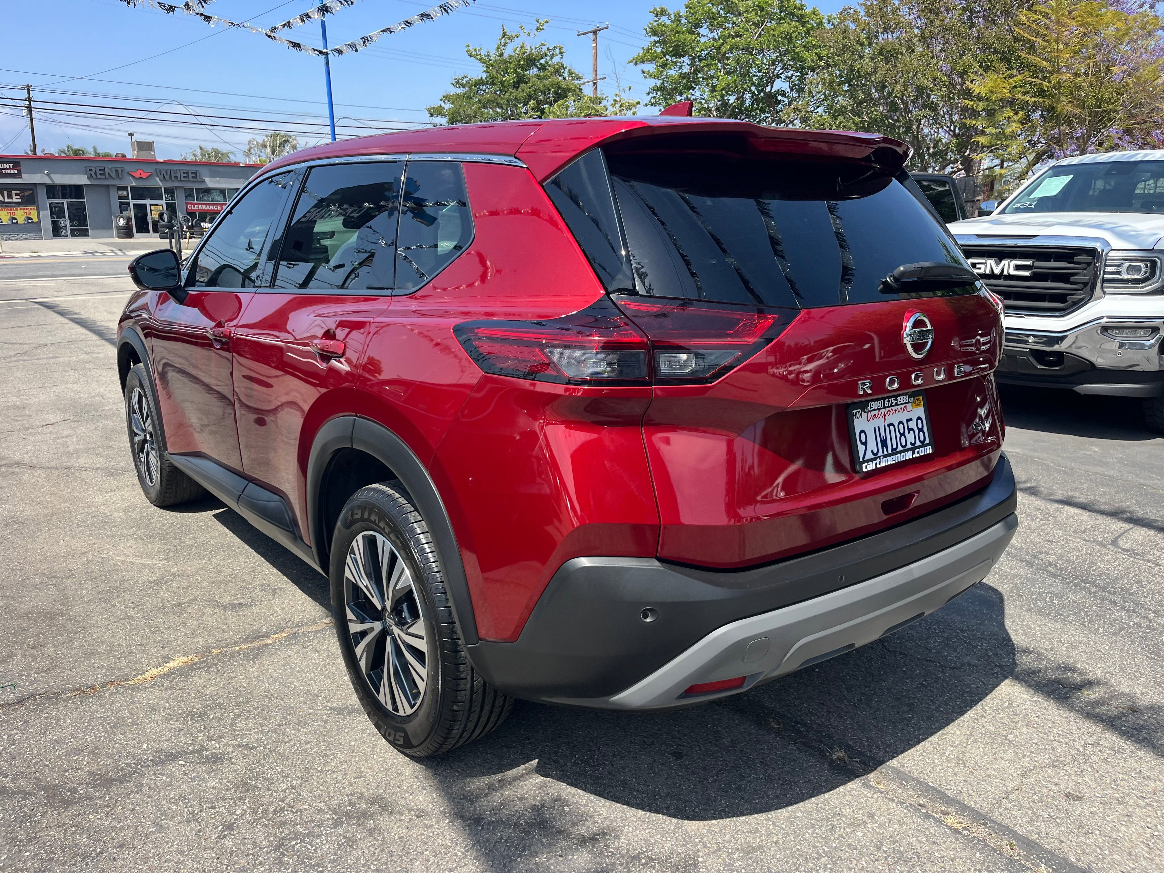 Vehicle image 21 of 67
