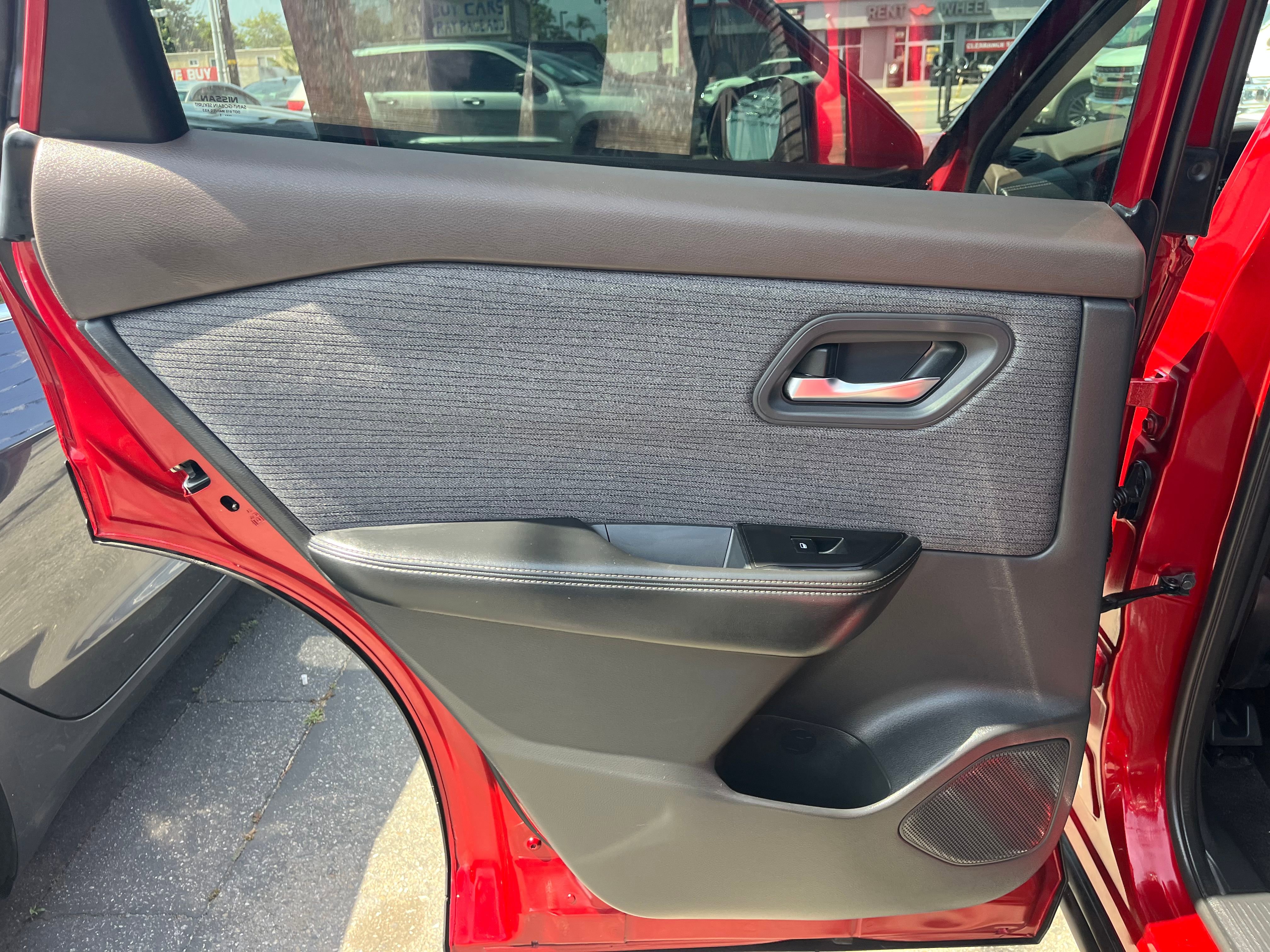 Vehicle image 26 of 67