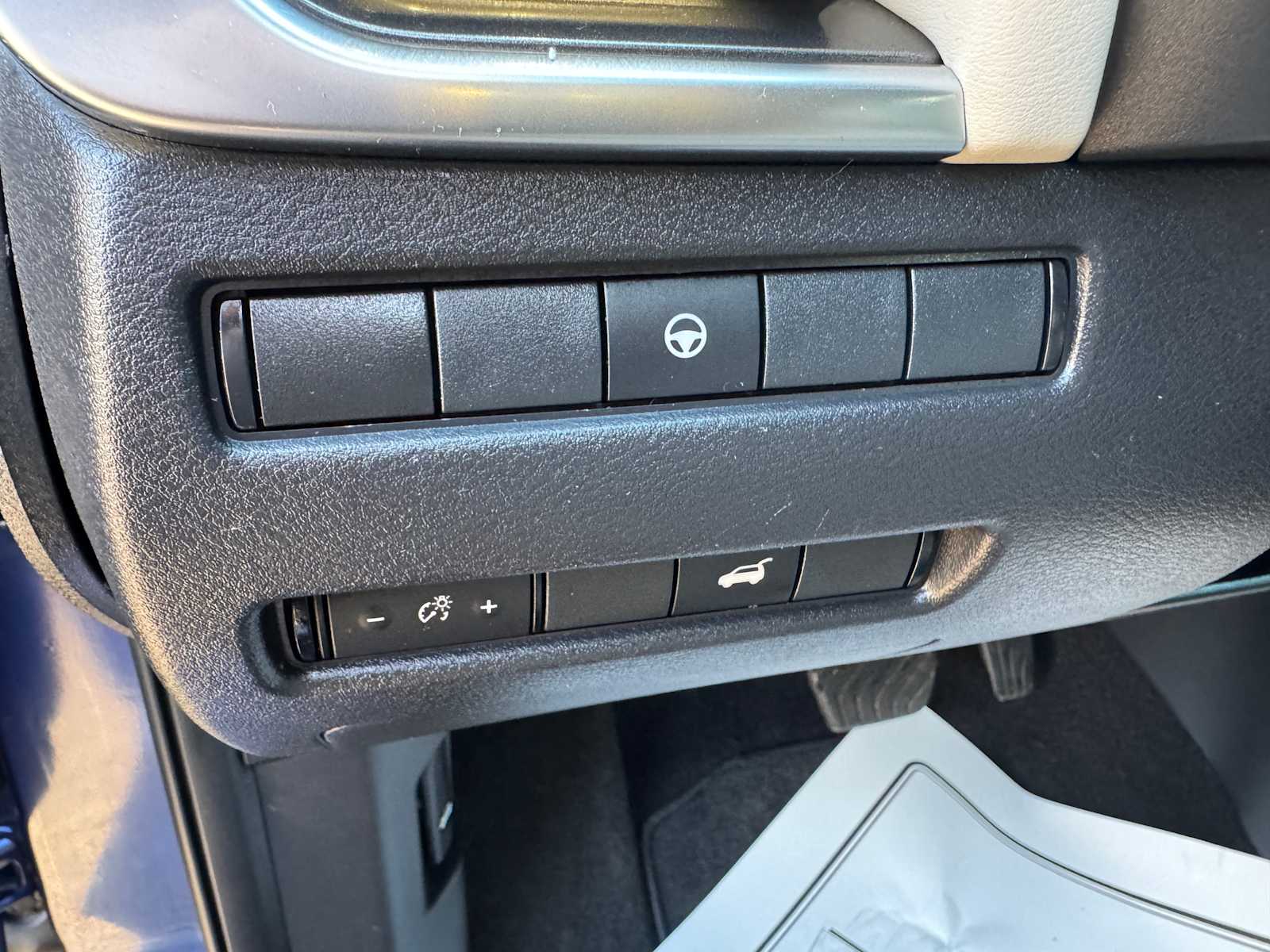 2021 Nissan Rogue SV Image 25 of 28