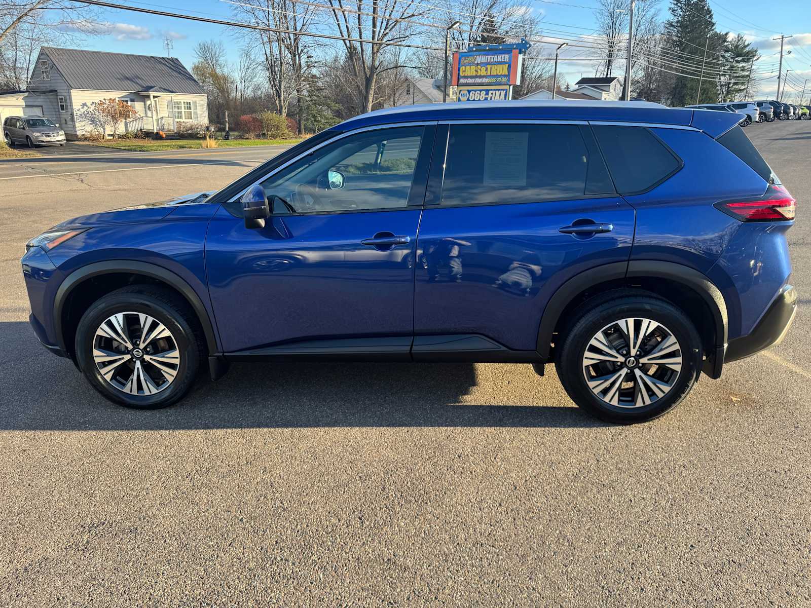 2021 Nissan Rogue SV Image 9 of 28