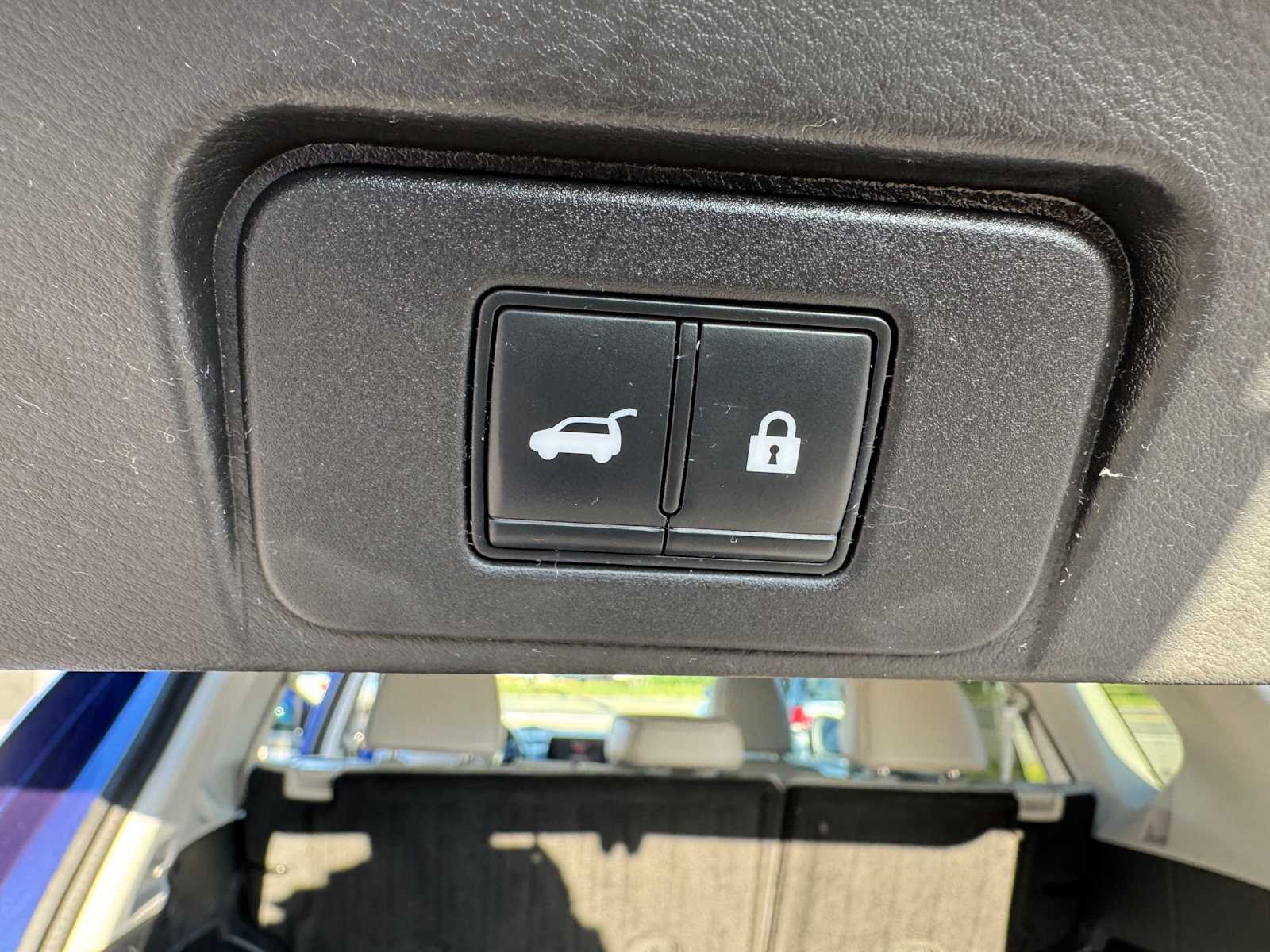 2021 Nissan Rogue SV Image 24 of 28