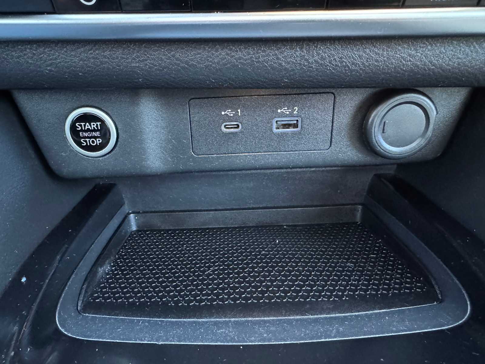 2021 Nissan Rogue SV Image 12 of 28