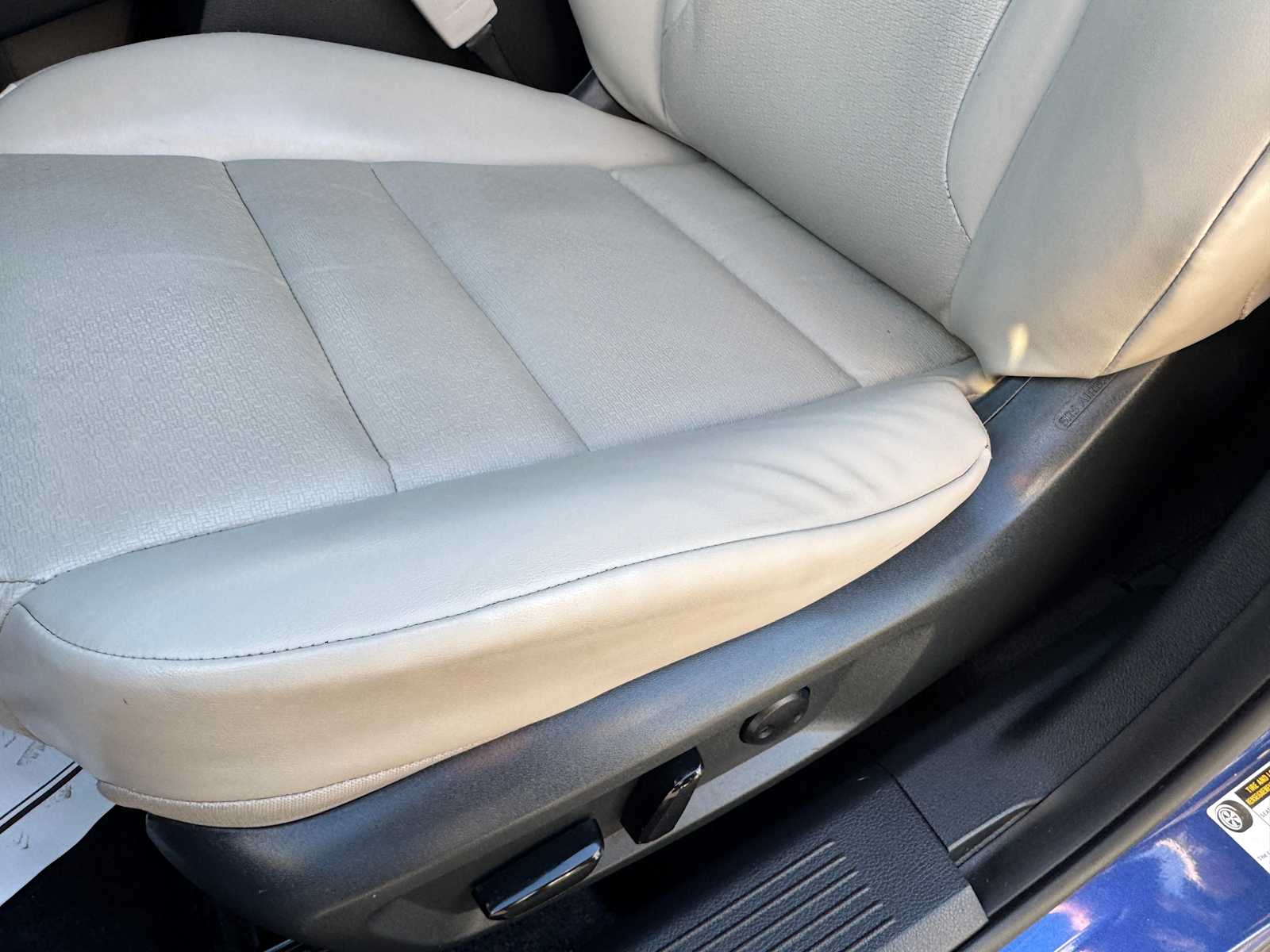 2021 Nissan Rogue SV Image 14 of 28