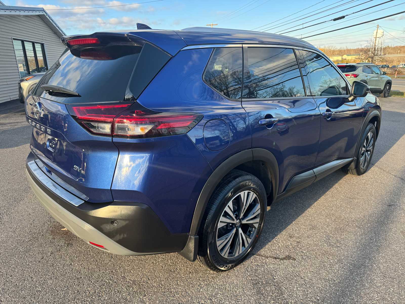 2021 Nissan Rogue SV Image 6 of 28