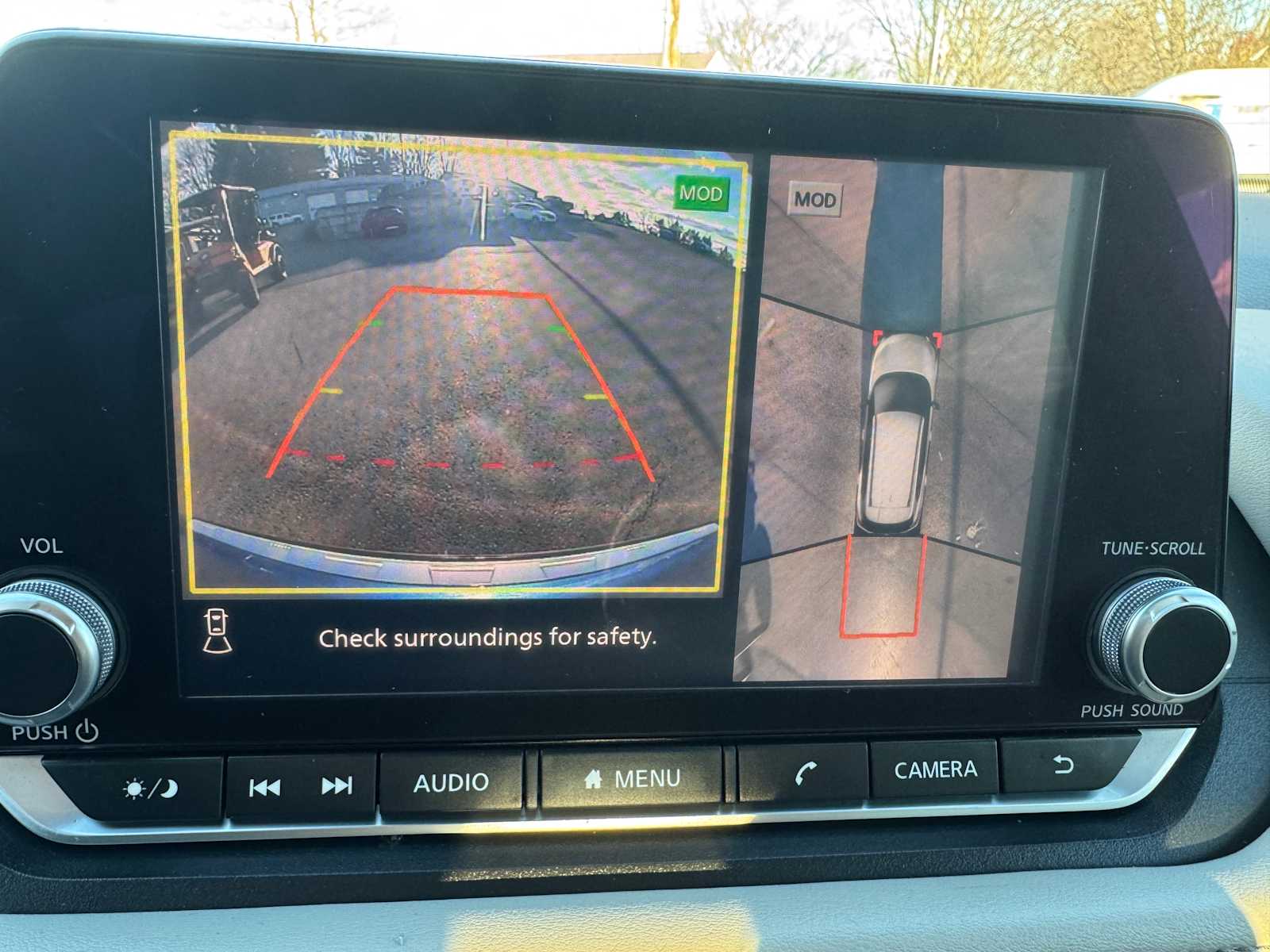 2021 Nissan Rogue SV Image 17 of 28