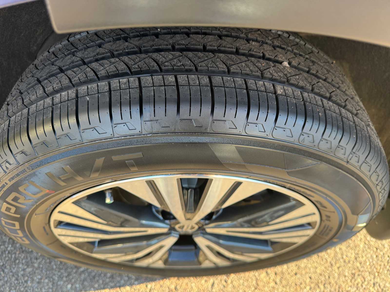 2021 Nissan Rogue SV Image 10 of 28