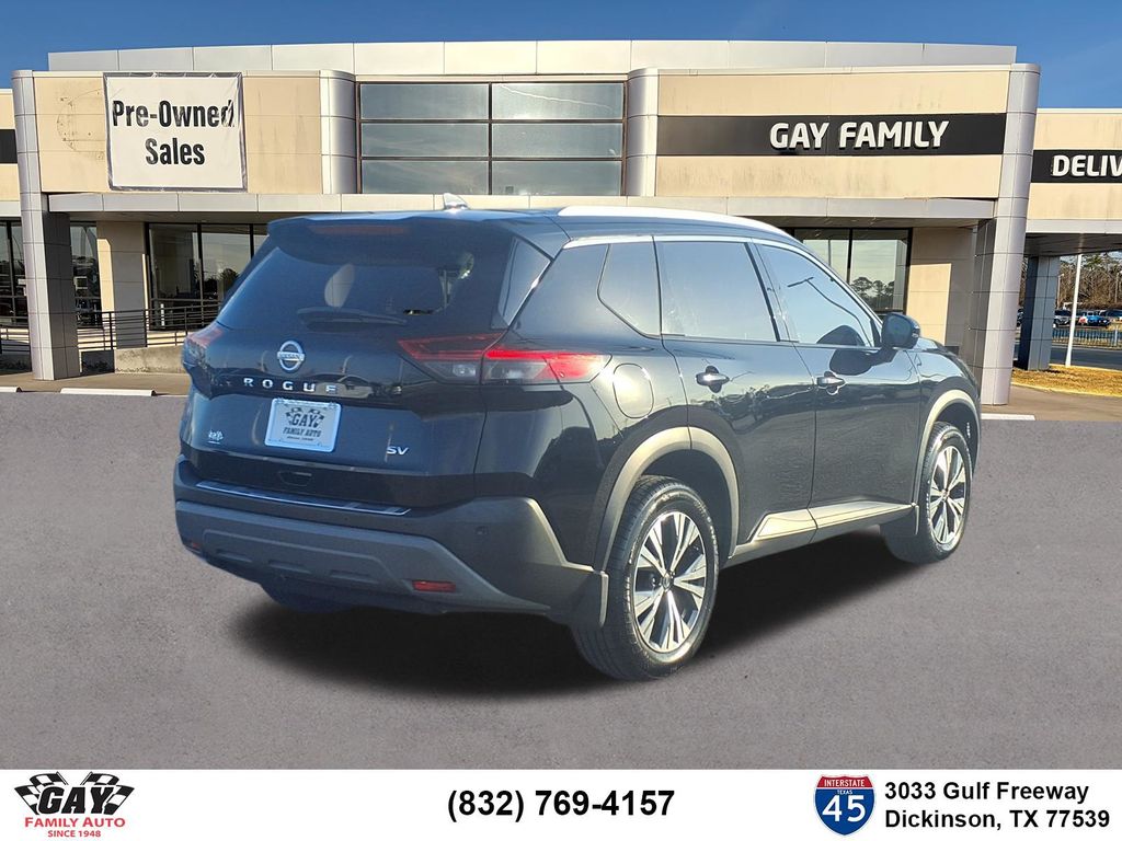 2021 Nissan Rogue SV Image 3 of 20