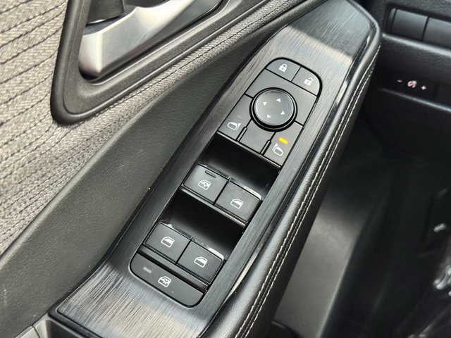 Vehicle image 22 of 28
