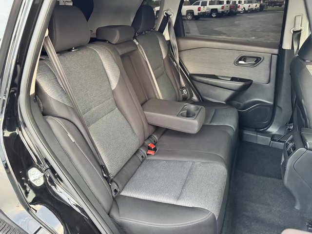 Vehicle image 26 of 28
