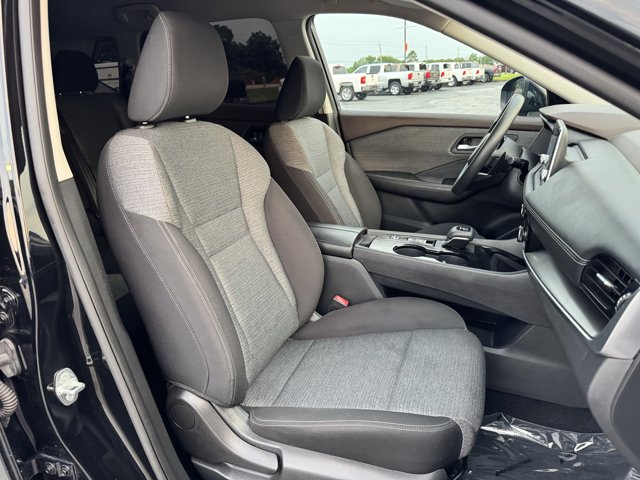Vehicle image 25 of 28