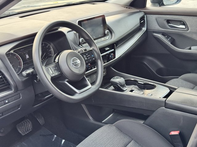 Vehicle image 12 of 28
