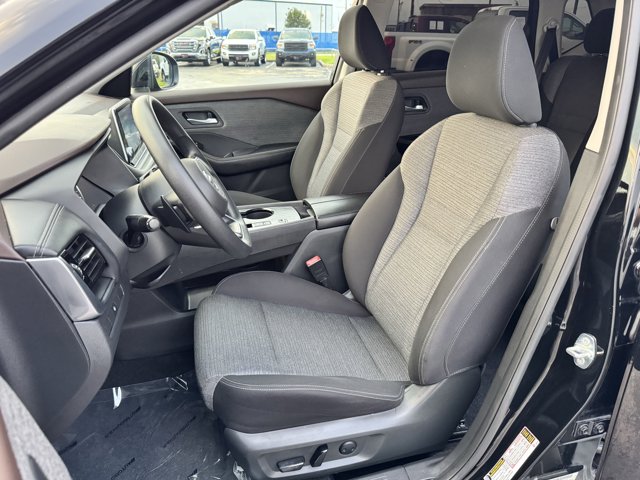 Vehicle image 24 of 28