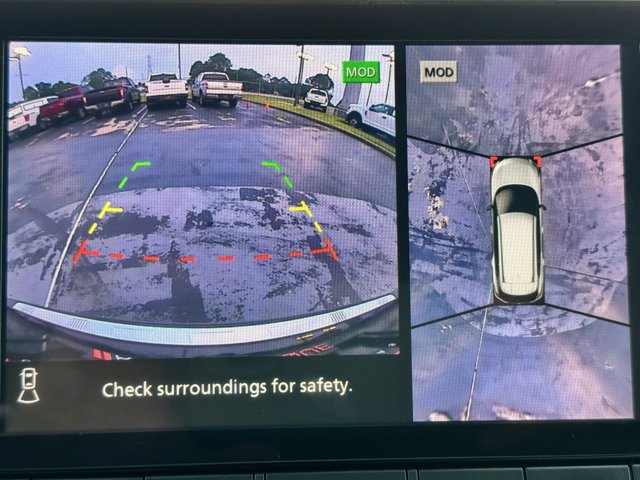 Vehicle image 20 of 28