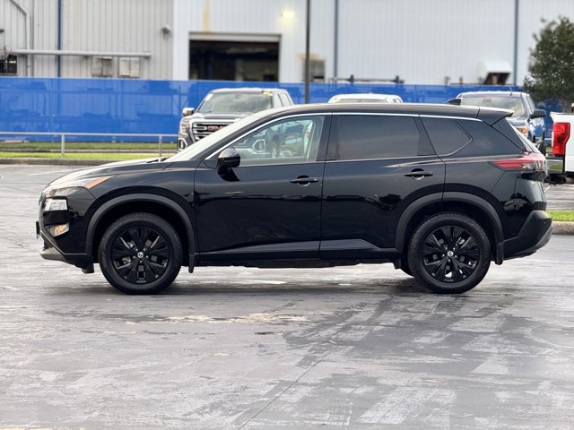Vehicle image 8 of 28