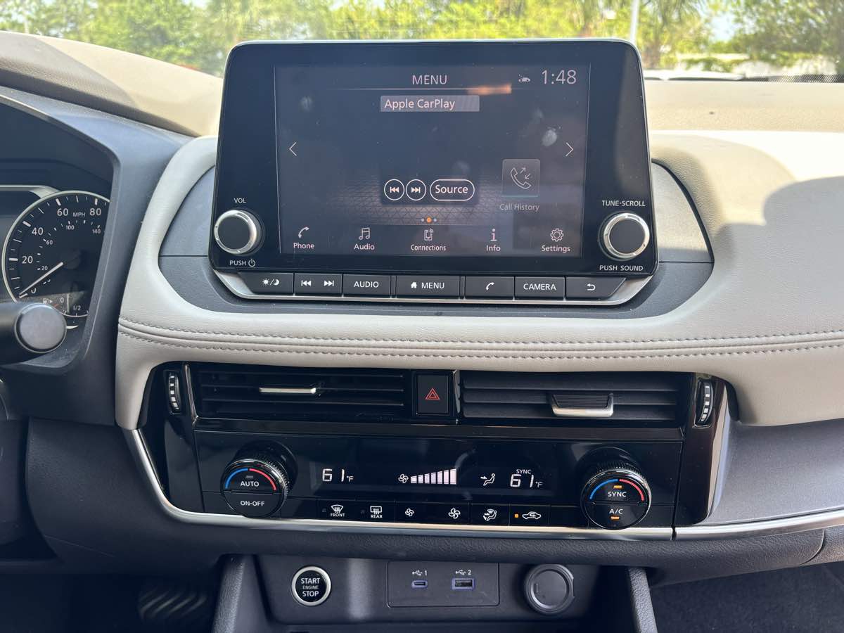 Vehicle image 16 of 27