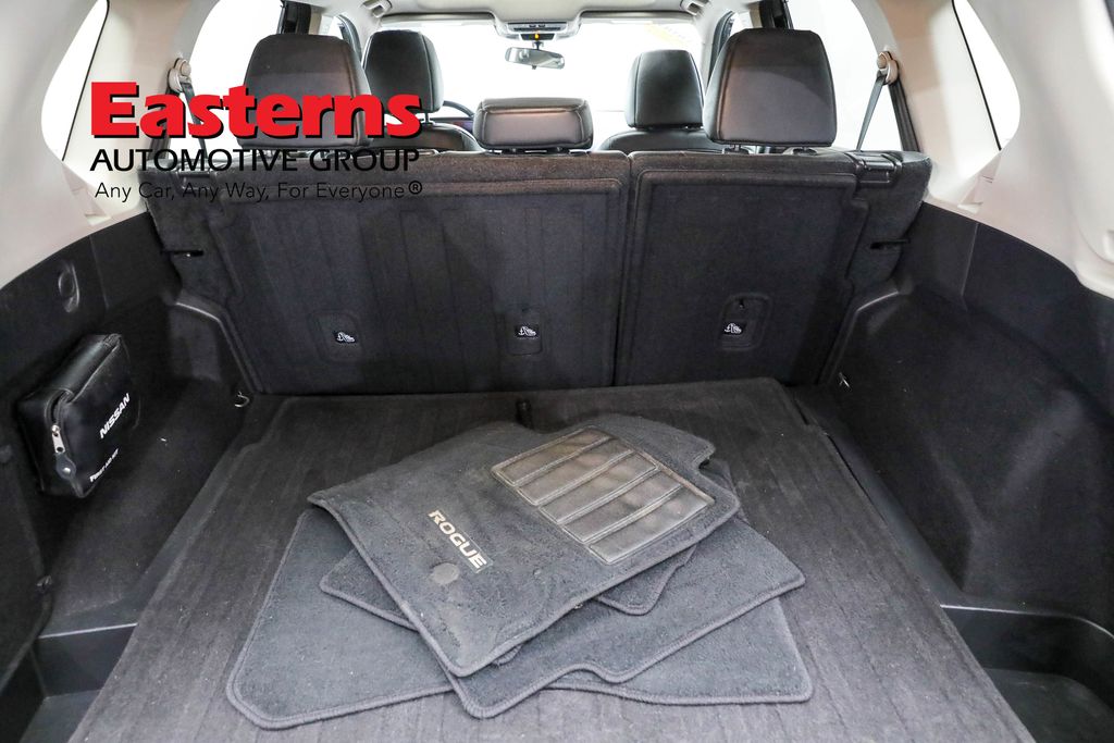 Vehicle image 39 of 62