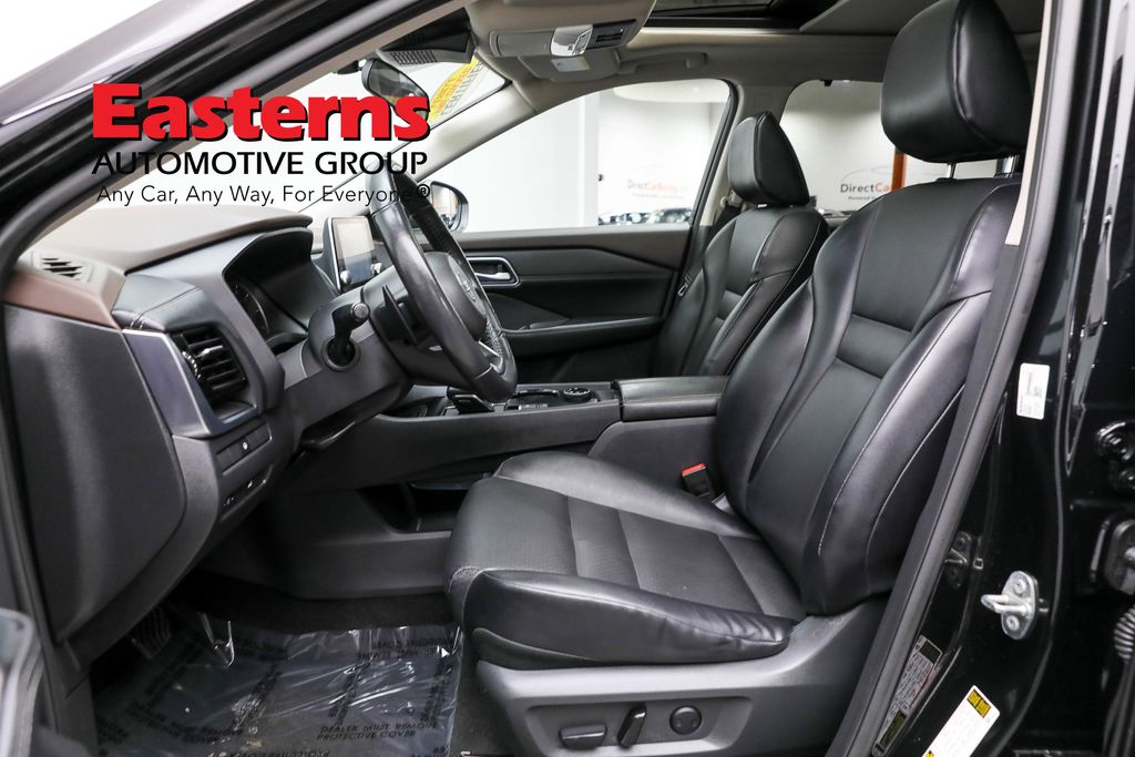 Vehicle image 40 of 62