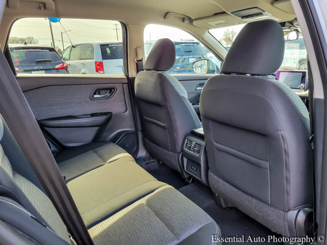 Vehicle image 26 of 34