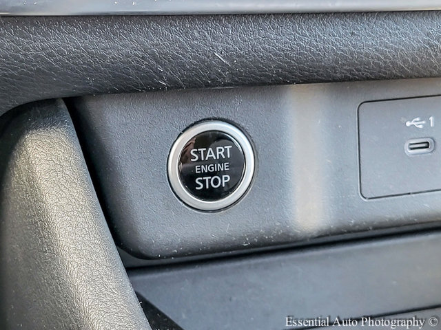 Vehicle image 17 of 34
