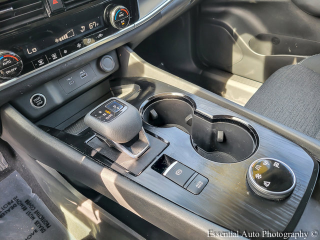 Vehicle image 22 of 34