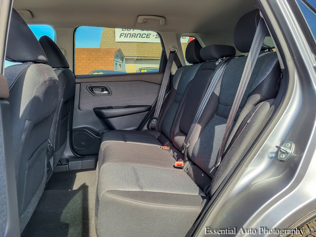 Vehicle image 10 of 34