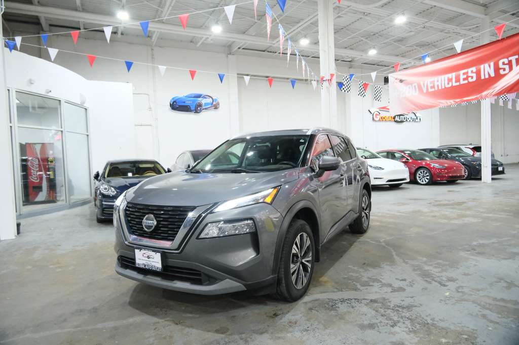 2021 Nissan Rogue SV Image 1 of 41