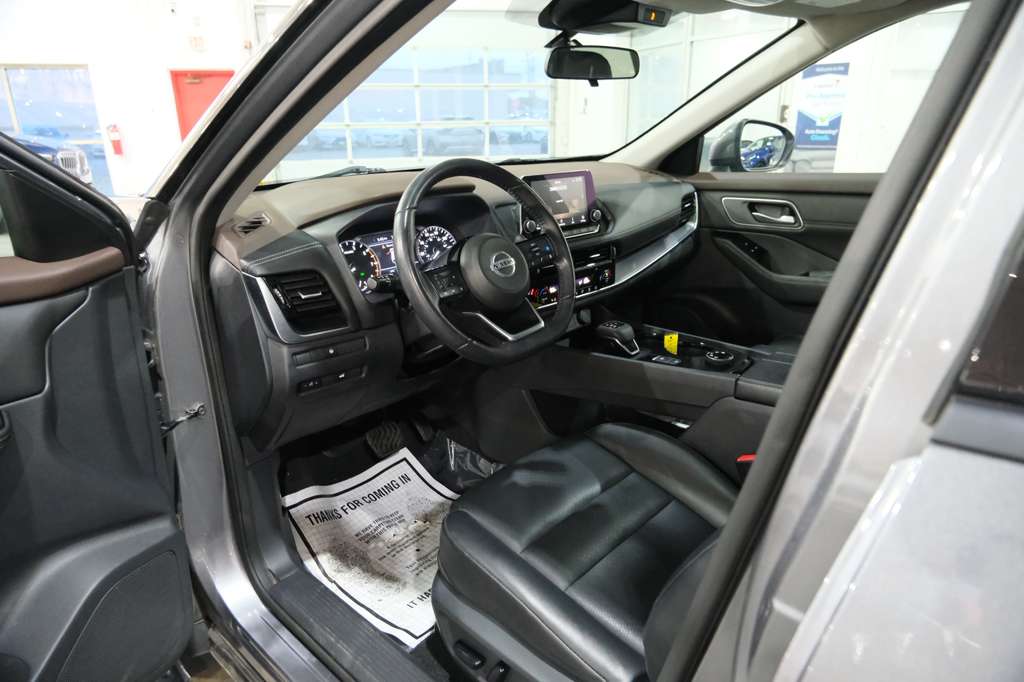 2021 Nissan Rogue SV Image 25 of 41