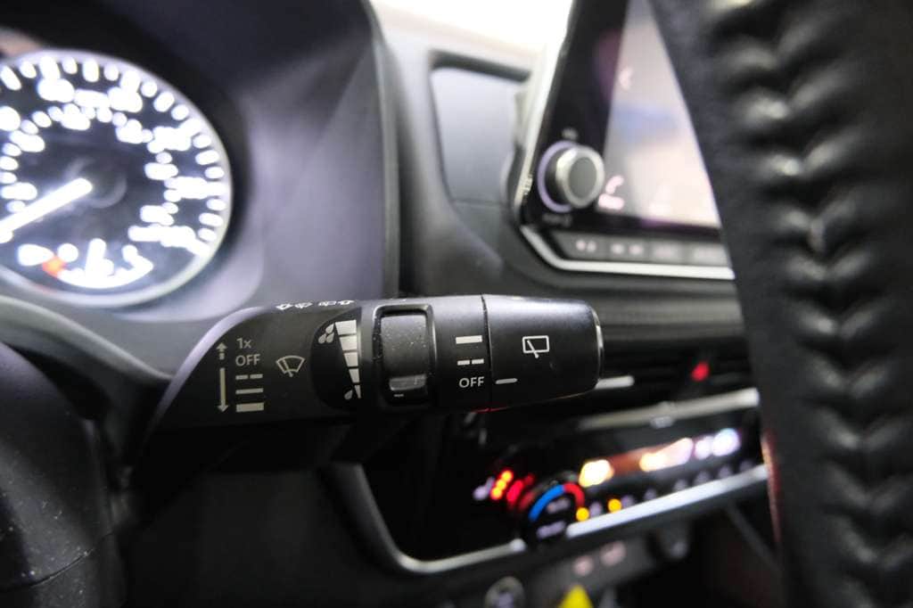 2021 Nissan Rogue SV Image 40 of 41