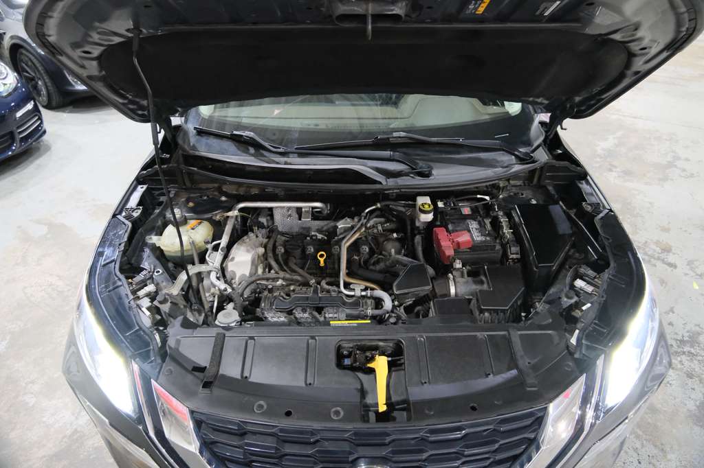 2021 Nissan Rogue SV Image 10 of 41