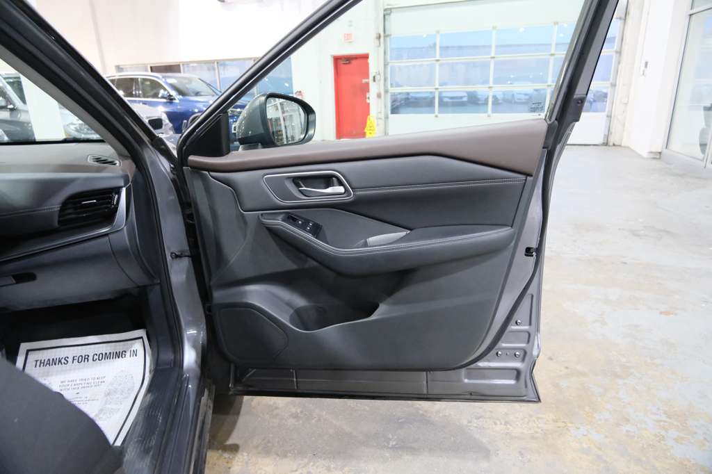 2021 Nissan Rogue SV Image 22 of 41