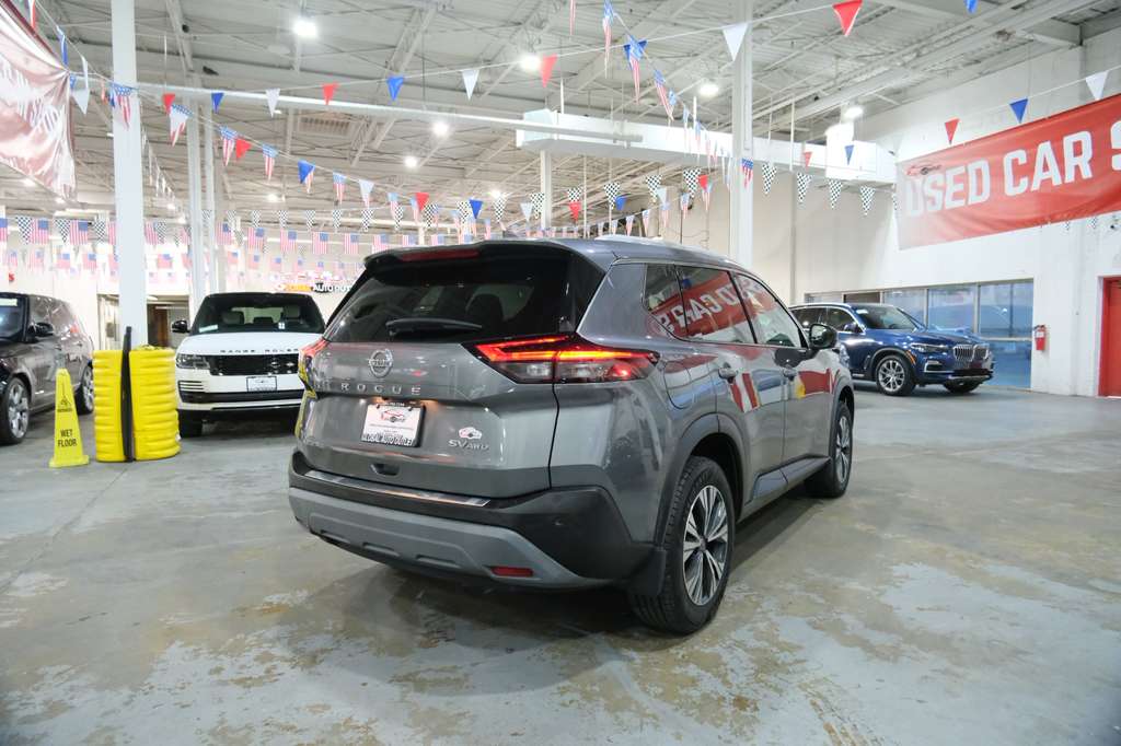 2021 Nissan Rogue SV Image 6 of 41
