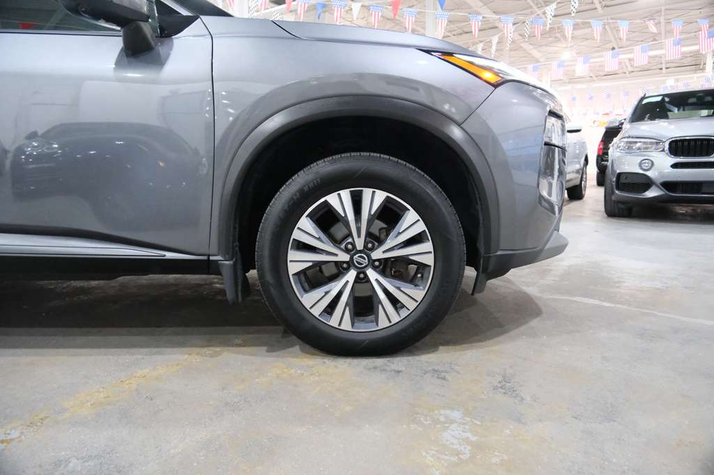 2021 Nissan Rogue SV Image 12 of 41