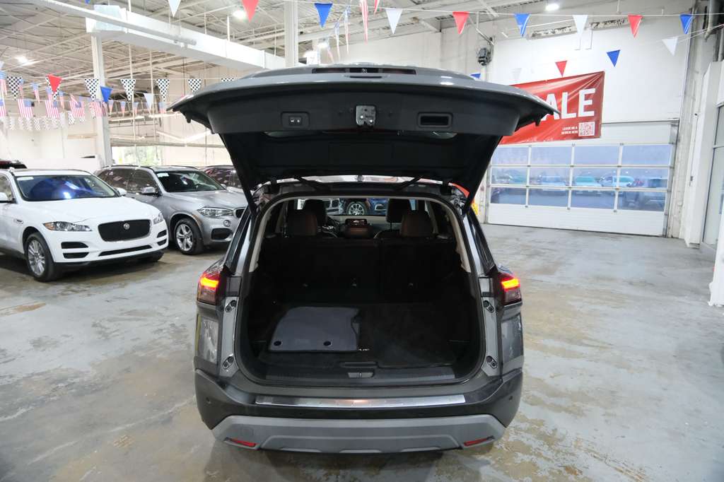 2021 Nissan Rogue SV Image 15 of 41