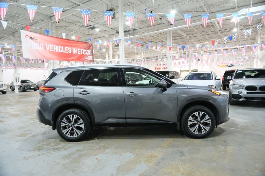 2021 Nissan Rogue SV Image 5 of 41