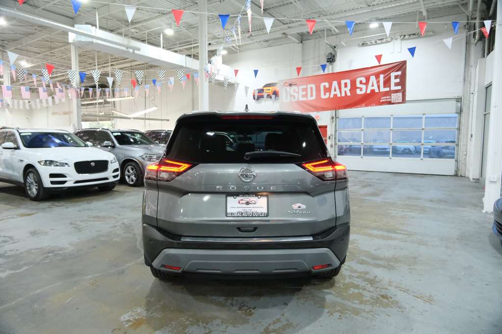 2021 Nissan Rogue SV Image 8 of 41