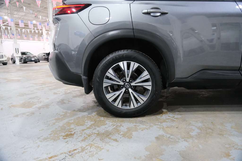2021 Nissan Rogue SV Image 11 of 41