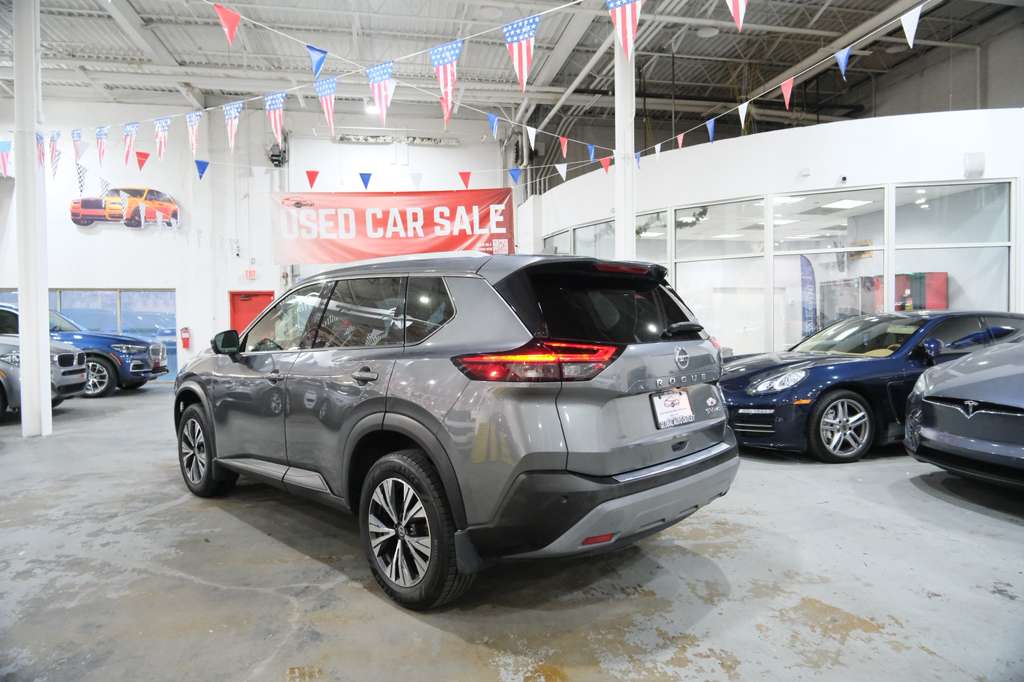 2021 Nissan Rogue SV Image 7 of 41