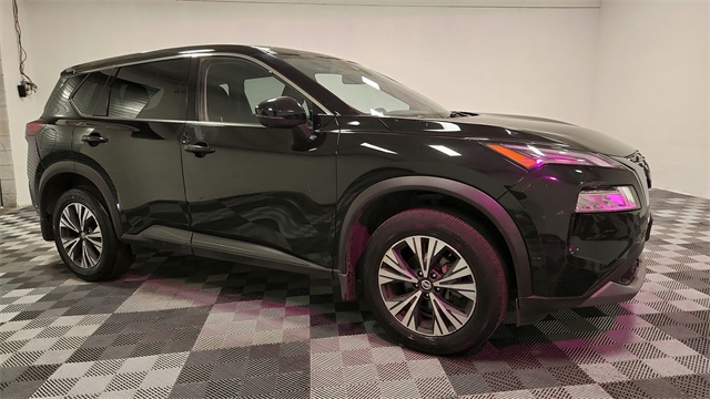Vehicle image 4 of 24