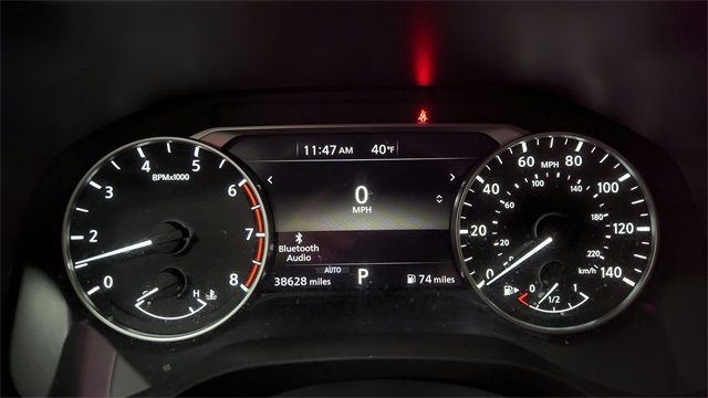 Vehicle image 11 of 24