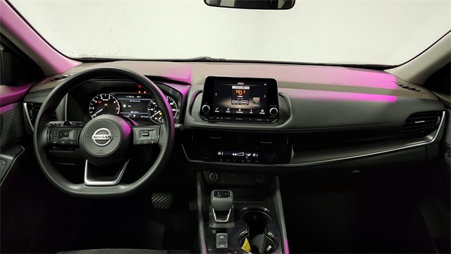 Vehicle image 17 of 24
