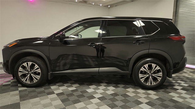 Vehicle image 8 of 24