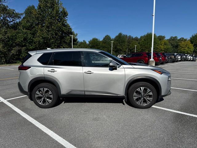2021 Nissan Rogue SV Image 3 of 5