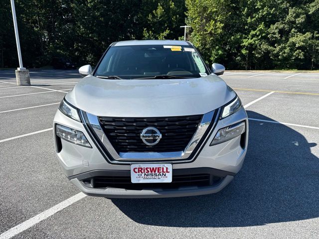 2021 Nissan Rogue SV Image 2 of 5