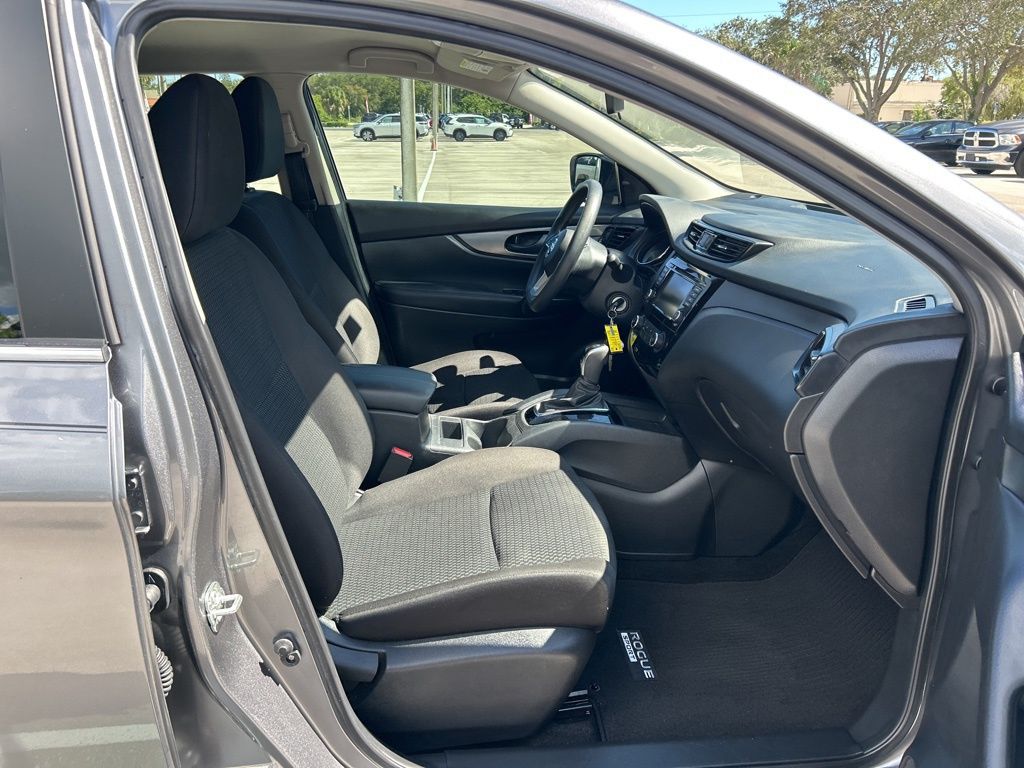 2021 Nissan Rogue Sport S Image 17 of 44